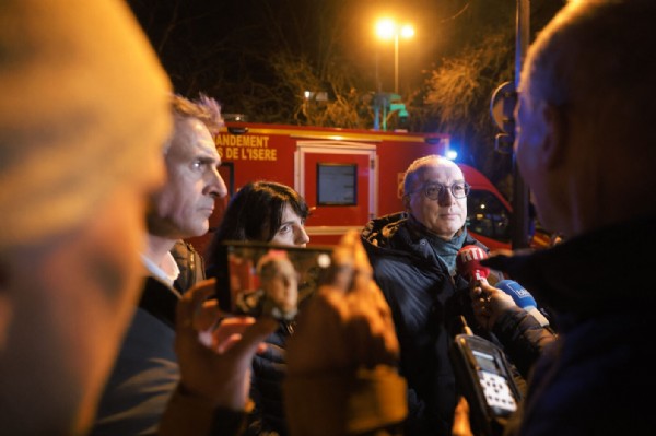 Eğlence mekanına el bombalı saldırı: Çok sayıda yaralı var