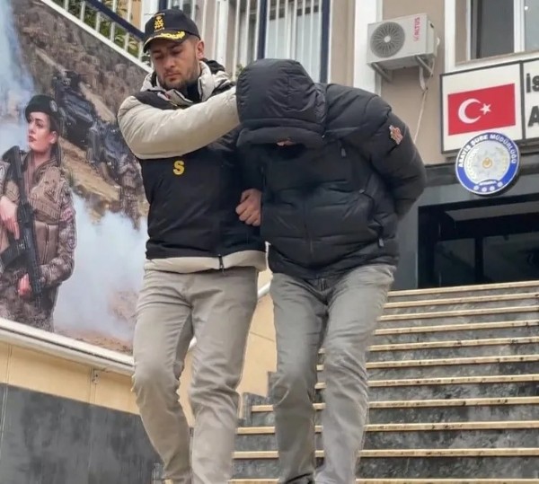 Bir ilçe diken üstündeydi! Girdiği evlerde öyle bir şey yaptı ki: Üzerinden çıkanlar şoke etti!