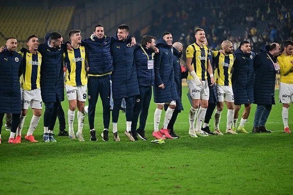 Fenerbahçe'ye derbi öncesi müjde! Yıldız isimler dönüyor...