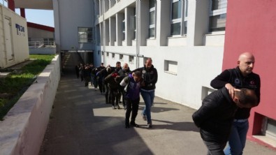 Adana'da 'torbacılara' şafak operasyonu gerçekleştirildi