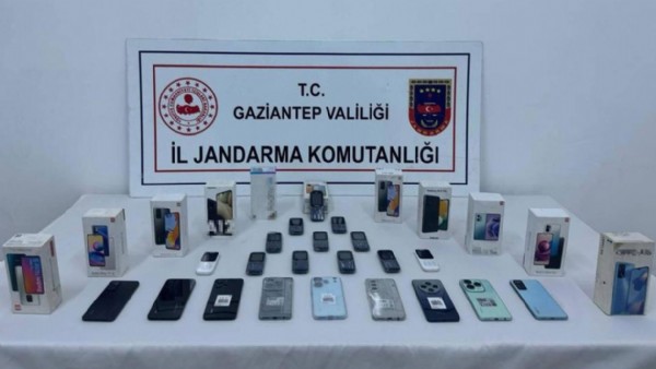 Gaziantep'te 3 milyon TL değerinde kaçak elektronik eşya ele geçirildi: 3 gözaltı
