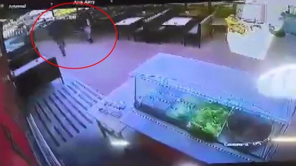 Bursa'da akılalmaz olay! Birlikte yürüdüğü arkadaşını...