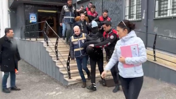 Bursa'da fuhuş çetesi çökertildi