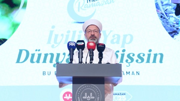 Ali Erbaş: Deprem bölgesinde 135 bin vatandaşımıza iftar sofrası kurulacak