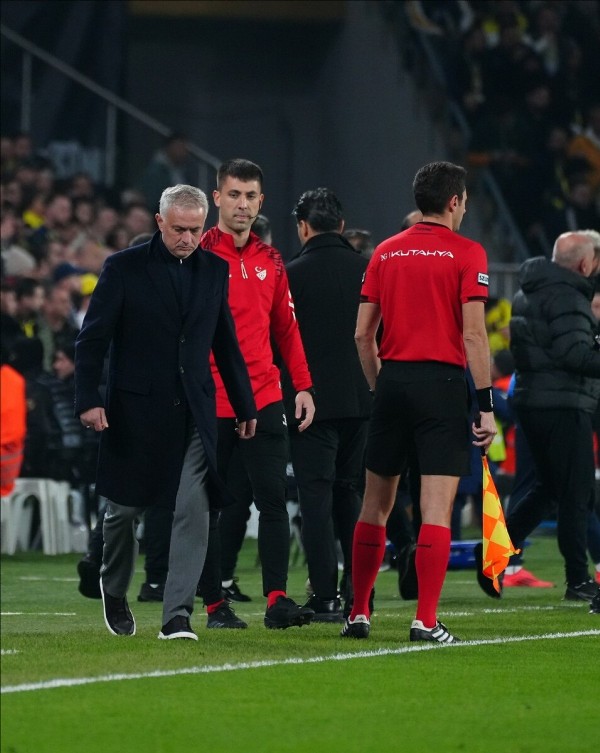 Jose Mourinho, Portekiz basınında manşetlerde! Liderliğin kokusunu aldı