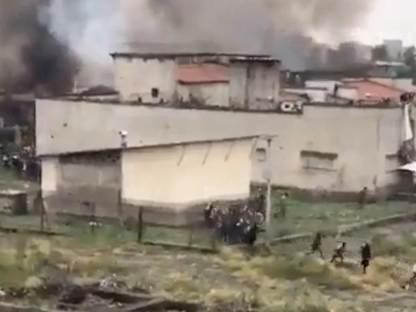 Kongo'daki isyancılar hapishaneye saldırdı: Tecavüze uğrayan yüzlerce kadın diri diri yakıldı