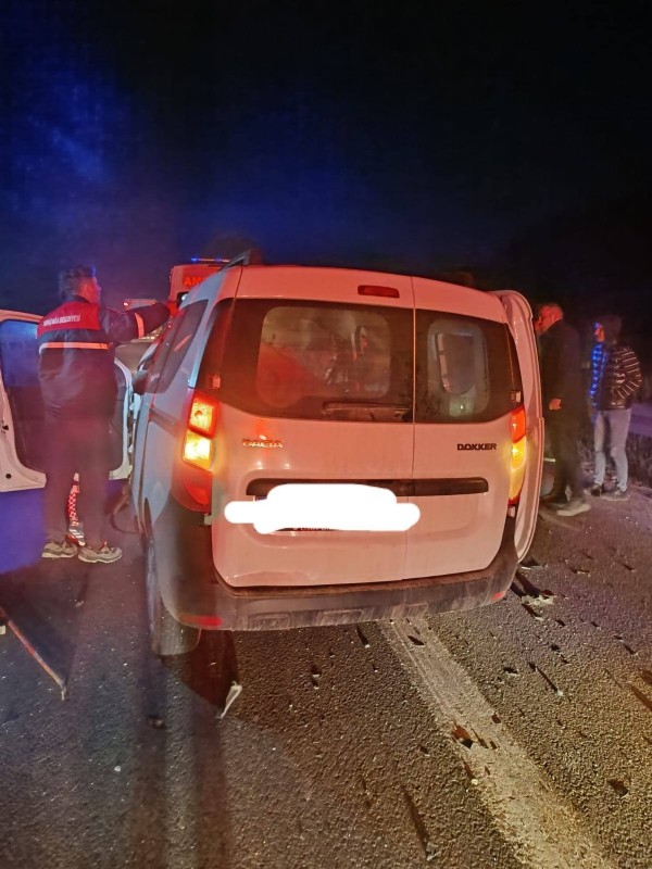 Bolu'da otomobil tıra çarptı: 1 ölü