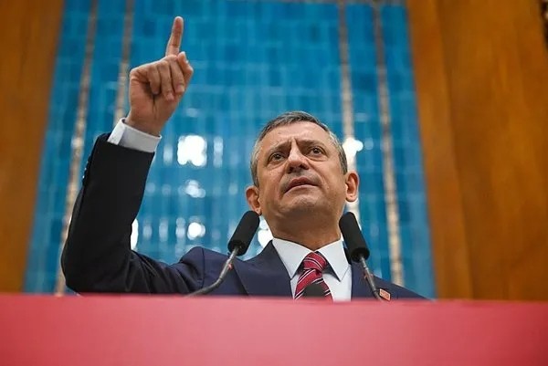 Seyyar giyotin iftirasını atmıştı: Özgür Özel, Akın Gürlek'e tazminat ödeneyecek!