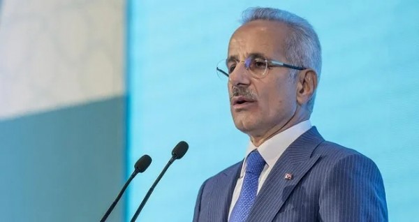 Bakan Uraloğlu: 'Yıl sonuna kadar kalan 28 vagondan oluşan 7 seti de teslim edeceğiz'