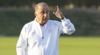 Ayın teknik direktörü seçilen Fatih Terim'e para ödülü