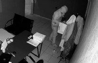 Adana'da pencereden girdi, soyup çıktı