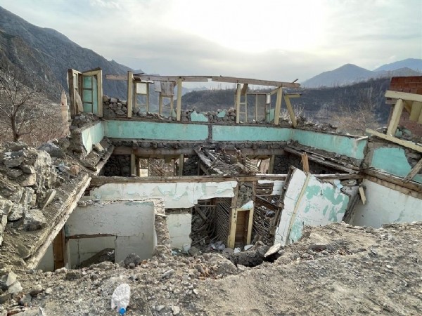 Baraj suyu 60 metre çekildi! 7 köy ortaya çıktı