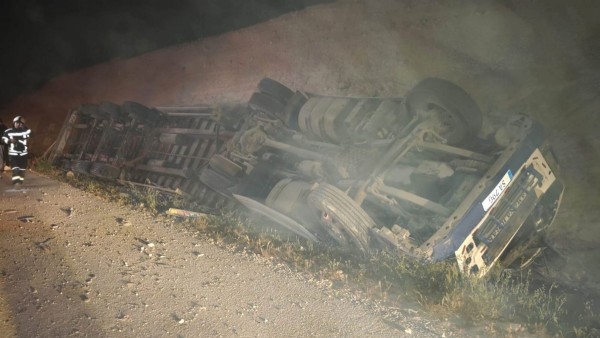 Mersin'de ölüm virajı yine can aldı: Sürücü hayatını kaybetti