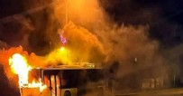 Büyükçekmece'de park halindeki İETT otobüsü yandı Haberi