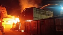 Denizli'de mobilya imalathanesi alevlere teslim oldu
