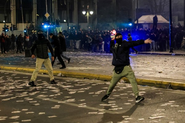 Yunanistan'da hükümete gensoru: Atina sokakları karıştı