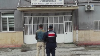 Afyonkarahisar'da dolandırıcılıktan arana şahıs yakalandı