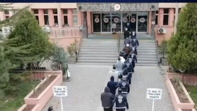 Bakan Yerlikaya duyurdu! 27 ilde siber suç operasyonu