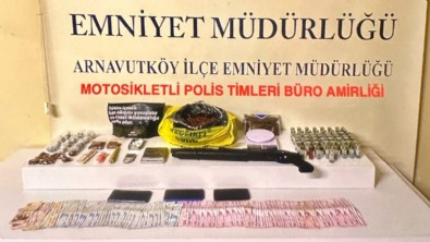 İstanbul'da zehir tacirlerine suçüstü