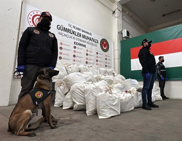 Edirne'de sınır kapısında 492 kilo uyuşturucu yakalandı