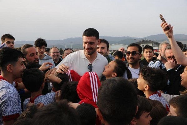 Merih Demiral'dan bir ilk! Milli futbolcu tarihe geçti...