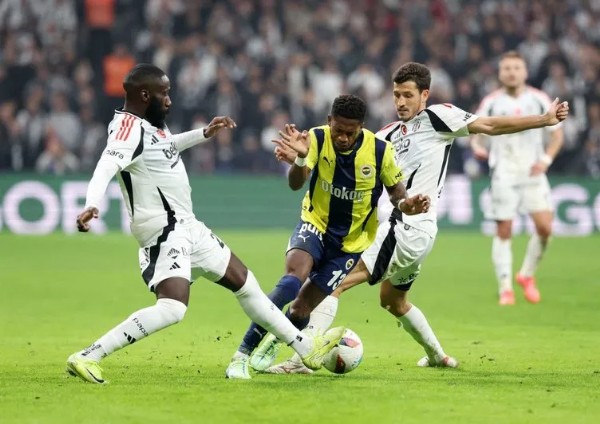 Fenerbahçe'de acı gerçek ortaya çıktı! Mourinho bile çare olamadı...