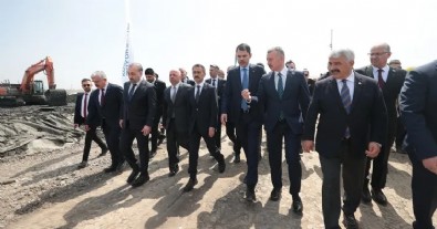 Bakan Kurum yerinde inceledi! '1,1 milyon metreküp dip çamurunu bertaraf ettik'