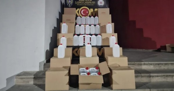 Adana'da 980 litre sahte içki ele geçirildi