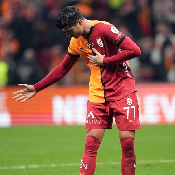 Galatasaray'a yıldız isimden kötü haber! Apar topar MR'a girdi
