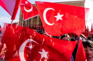Bakan Tekin ve öğrenciler Anıtkabir'de! Renkli görüntüler
