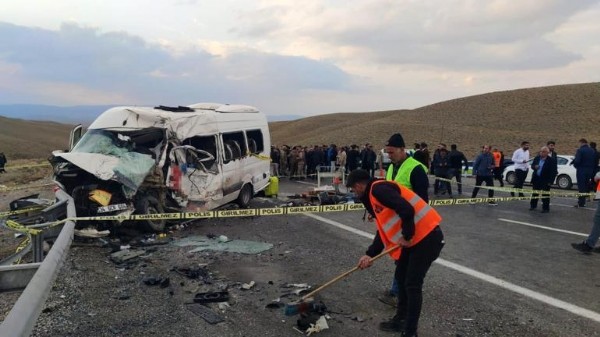 Van'da katliam gibi kaza: Hayatını kaybedenlerin sayısı 8’e yükseldi