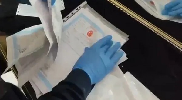 Manisa'da suç örgütlerine operasyon: 11 gözaltı