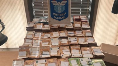 Edirne'de tıra gizlediği 524 bin 940 euro ile yakalandı