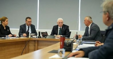 İstanbul Valisi Gül, depremin ardından 5 ilçede inceleme yaptı