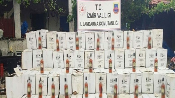 İzmir'de, kaçak içki operasyonu gerçekleştirildi