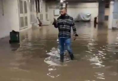 CHP'li yönetim sınıfta kaldı! Belediye binasını su bastı