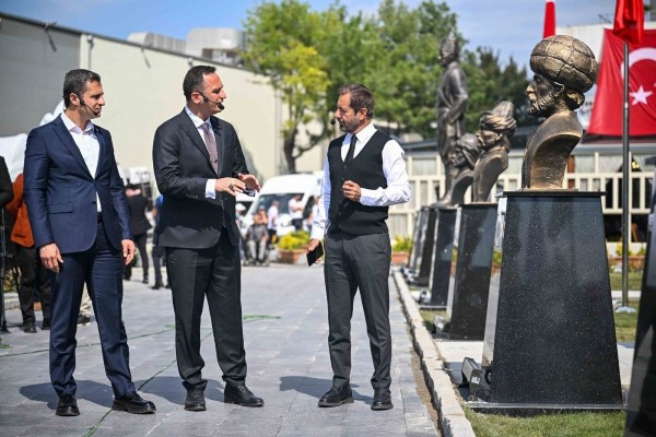 CHP'li Bornova Belediyesi tarafından Abide-i Hürriyet Meydanı açıldı