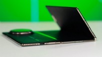 Samsung, 4 kez katlanabilen bir telefon üzerinde çalışıyor Haberi