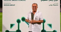 Ayın teknik direktörü olan Fatih Terim ödülünü aldı!