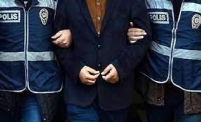 Bakan Yerlikaya duyurdu! Kırmızı ve yeşil bültenle aranan şüpheliler Türkiye'de yakalandı