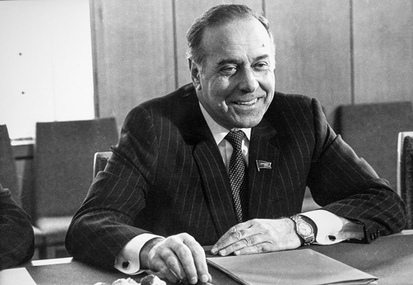 Bir Milletin Mimarından Bir Devletin Mimarına: Haydar Aliyev’in Ölümsüz Mirası