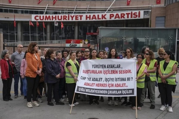 CHP’den kadın emekçilere zulüm! Belediye binasına bile sokmuyorlar