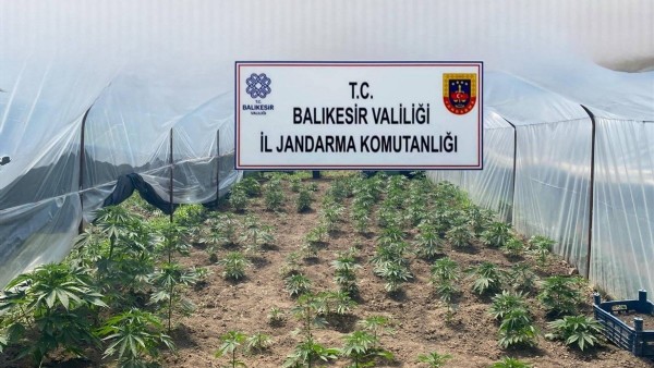 Balıkesir'de 10 ilçede suçlulara yönelik operasyon gerçekleştirildi