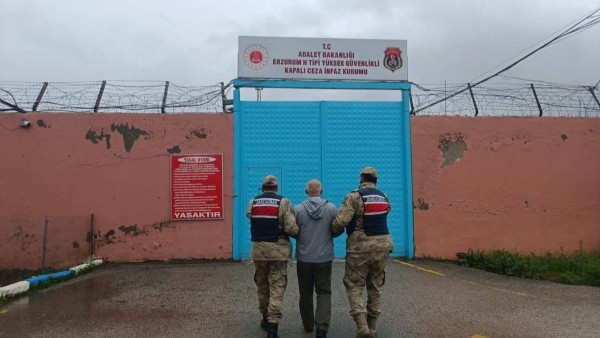 Erzurum'da aranan şahıslara yönelik operasyon