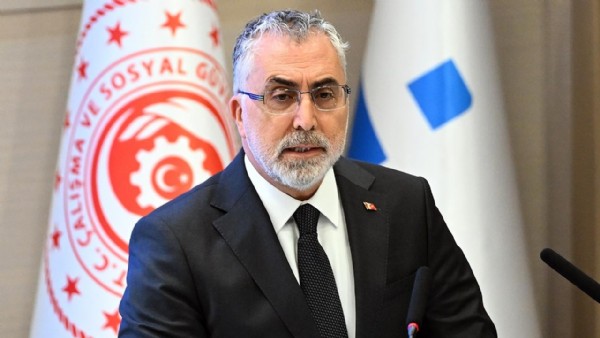 Ev kadınlarına emeklilik mi geliyor? Bakan Işıkhan açıkladı