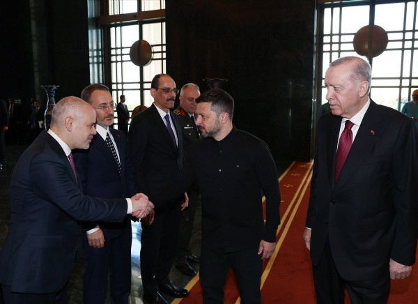 Cumhurbaşkanı Erdoğan, Zelensky ile bir araya geldi