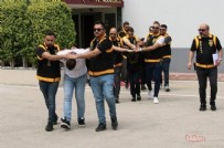 Adana'da iş insanına sevgili tuzağı: Genç kadın arkadaşlarıyla planladı! Önce dövdüler sonra...