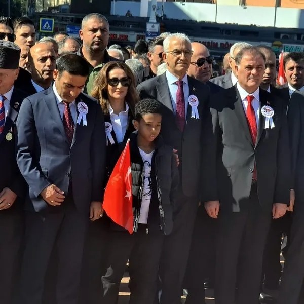 19 Mayıs Atatürk’ü anma Gençlik ve Spor Bayramı Taksim’deki törenle başladı