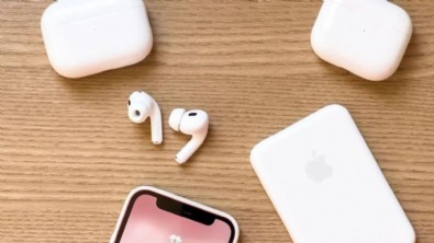 Apple, kamera donanımlı AirPods'u 2026'da piyasaya sürecek