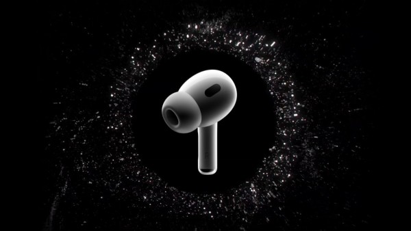 Apple, kamera donanımlı AirPods'u 2026'da piyasaya sürecek